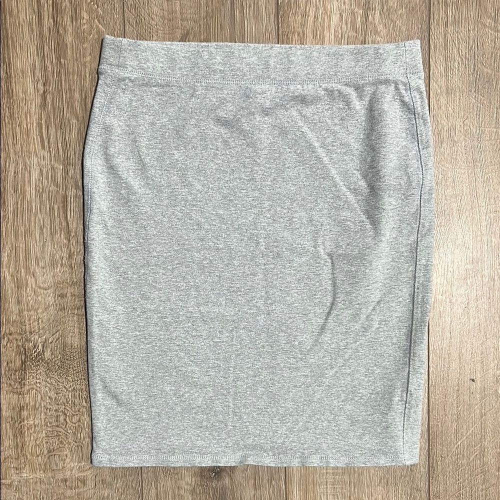 OLD NAVY Fitted Pencil Skirt in Gray